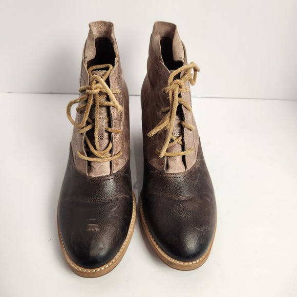 CAT Caterpillar Women's Block Heel Marlowe Two Color Booties Size 7W - Picture 2 of 6